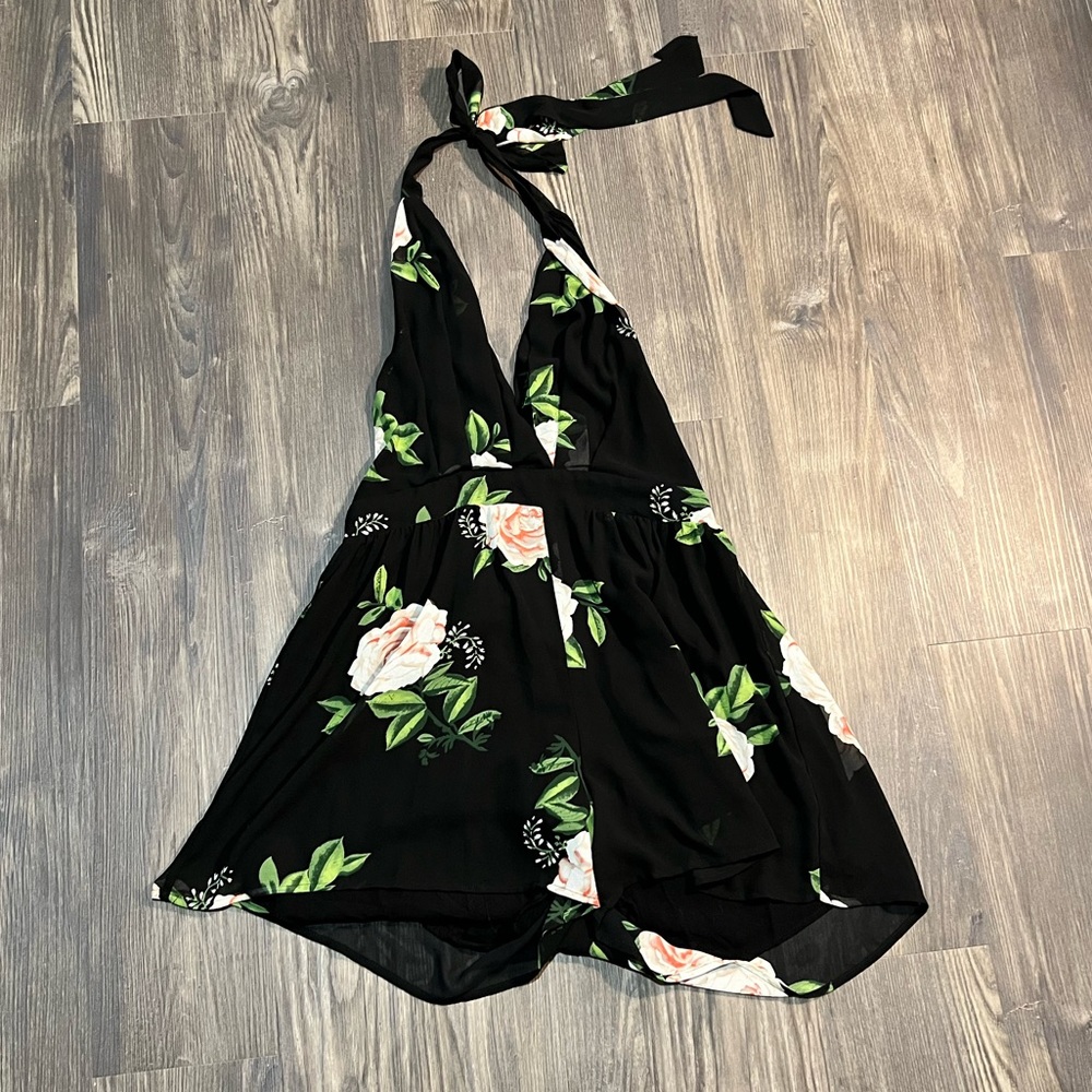 Boutique Size L Black Floral Romper